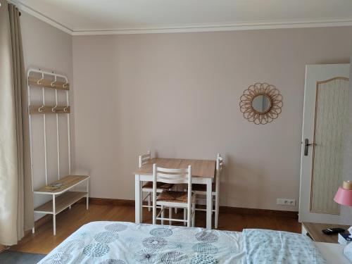 Postel nebo postele na pokoji v ubytování Gîte Belle vue au Gros Caillou, 13mn du Zoo de Beauval
