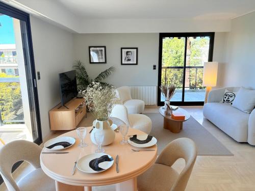 Dernier étage-PISCINE-TENNIS-2 terrasses-Garage-Wifi