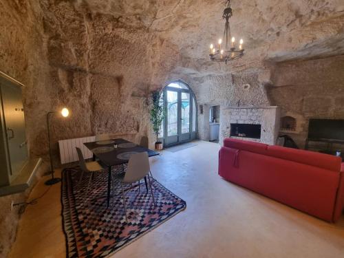 Troglo en bord de Loire, entre vignes et châteaux