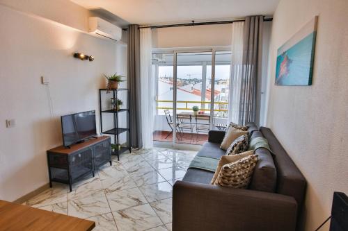 Go4Portugal - Lagoa - Apartment 3 min from beach with airco and balcony