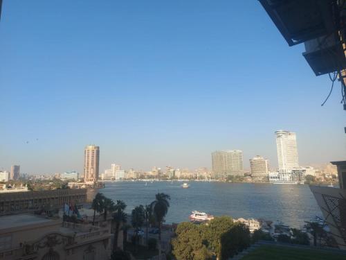 شقة راقية بجوار السفارة السعودية على النيل