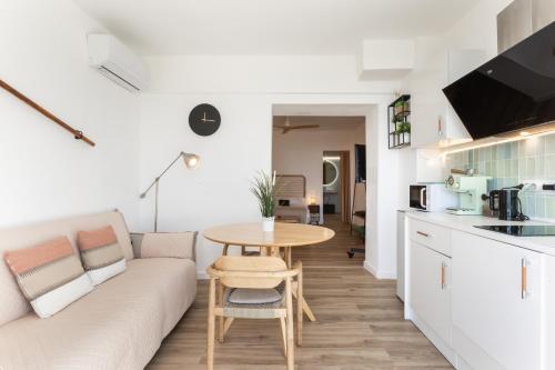 Maravilloso Apartamento AMANECER CABO a pie de playa y mar en CHALET ROQUETES