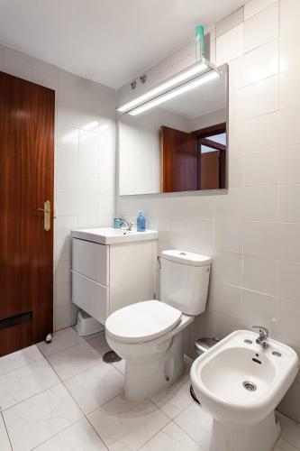 Modern spacious 3 bedroom apartment near the beach