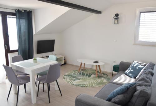 Marasovica Apartments