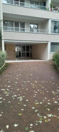 Grand Studio 25 min Paris Porte Maillot