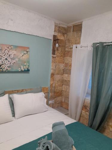 Gallery image of Anatoli Studios in front of the beach in Mesongi