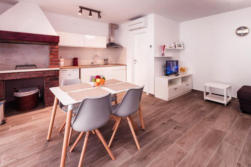 Studio Apartment Minerva Liznjan