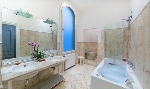 Friendly Venice Suites photo 33