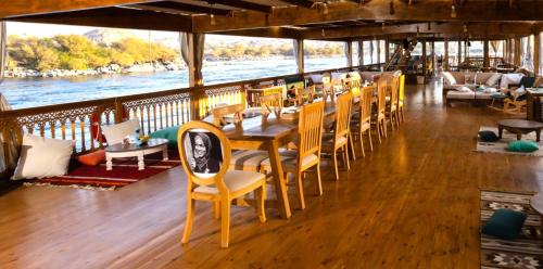 Εστιατόριο ή άλλο μέρος για φαγητό στο Escaleeh Dahabiya Tranquil sailing