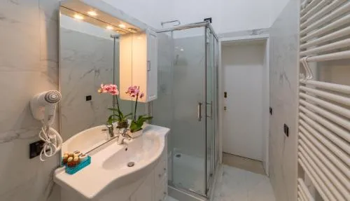 Friendly Venice Suites photo 7