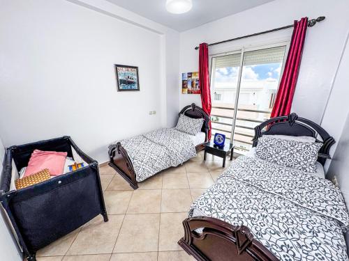 Postel nebo postele na pokoji v ubytování Spacious lux Apt, Pool, Sea View & Large Terrace