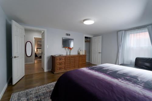 Postel nebo postele na pokoji v ubytování Croton Quarters - Comfortable Apartments, NYC close
