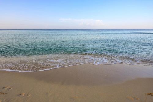 a view of the ocean from the beach at 404-C Luxurious Apartment 5 Minutes from the Beach in La Laguna