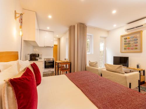 Charming 1-Bedroom Apartment in Oporto