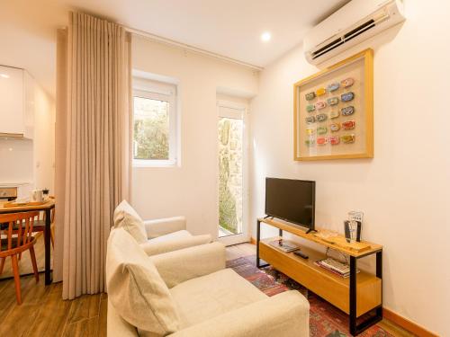 Charming 1-Bedroom Apartment in Oporto