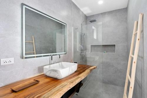 Koupelna v ubytování Casa Seaview 4br Private Pool & Panorama