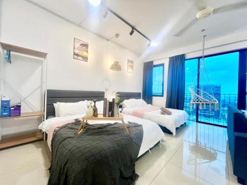 Postel nebo postele na pokoji v ubytování Cozy Trefoil 1-5Pax Studio room Setia Alam Convention Center Free Wi-Fi