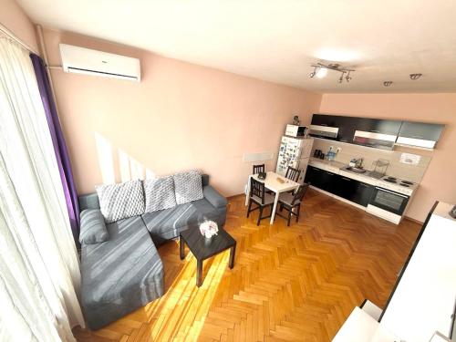 Lovely City Center 1BD, 1BT Apartment