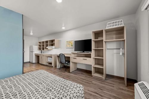 Η κουζίνα ή μικρή κουζίνα στο WoodSpring Suites Columbia - Irmo