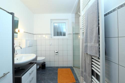 Bathroom sa Ferienwohnungen Grafenfelder Hof
