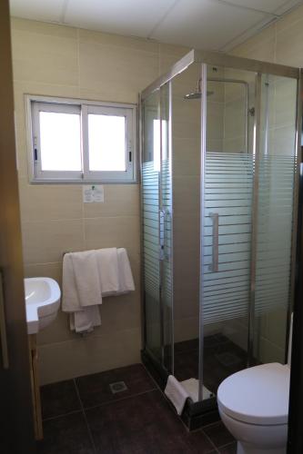 Koupelna v ubytování Central Hotel