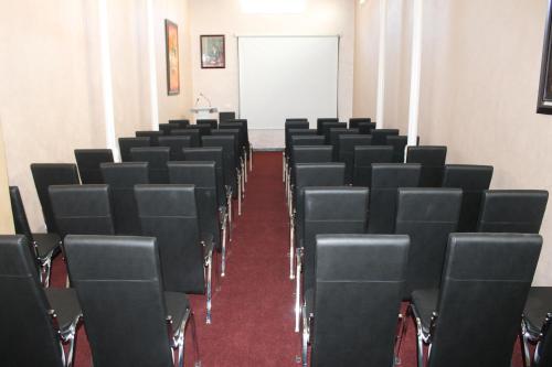 Zona business o sala de conferencias en Hotel Al Walid