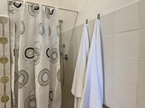 Bilik mandi di Casa Oliver a Scarlino
