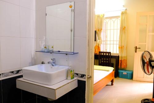 Koupelna v ubytování Lucky Hội an Hotel