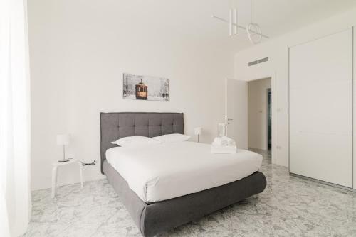 GuestHost - Spacious Navigli Apartment
