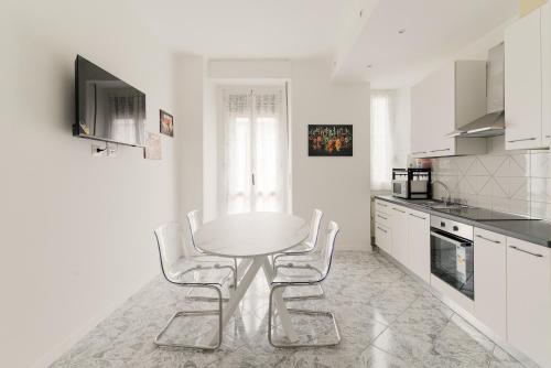 GuestHost - Spacious Navigli Apartment