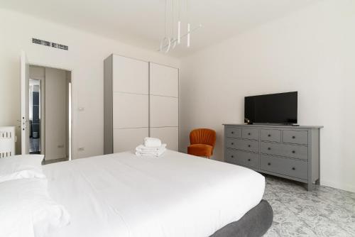 GuestHost - Spacious Navigli Apartment