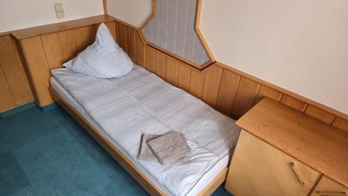 Postel nebo postele na pokoji v ubytování Gasthof HIRSCH GmbH