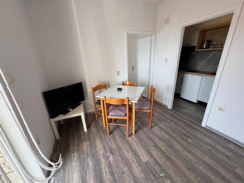 Gambar di galeri bagi Apartment Makarska M&I, FREE PRIVATE PARKING di Makarska
