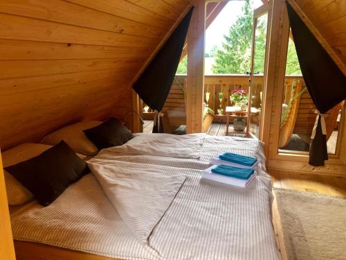 Glamping Savinjaにあるベッド