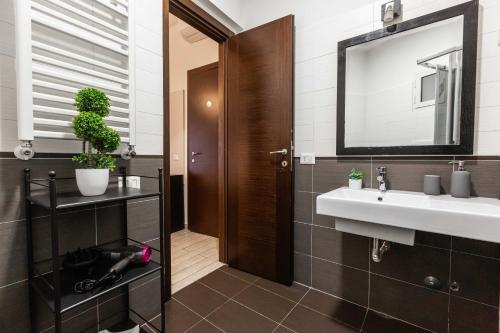 Renovated 2-bdr flat Statuto - ZEN 51