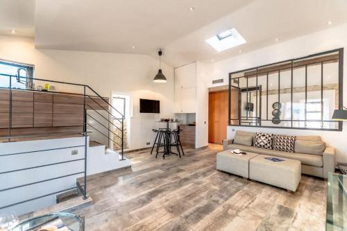 Loft Allard l Harbour Views l Shellter Rentals