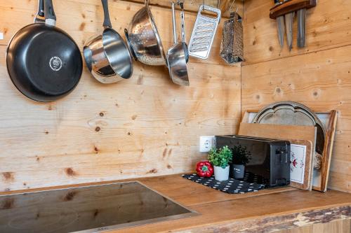 Η κουζίνα ή μικρή κουζίνα στο Tiny Houses der Dorfscheune