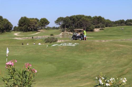 Photo de la galerie de l'établissement Résidence golf, piscine et fitness, à Saumane-de-Vaucluse