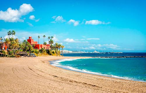 Estudio Moderno y reformado con Vistas al Mar