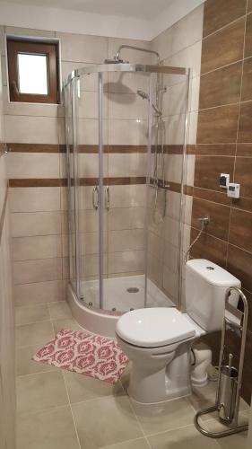 Et badeværelse på Domki Lilia