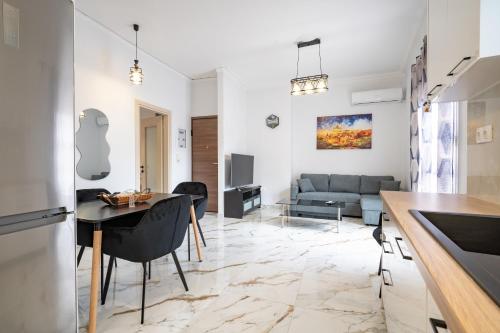 Elegant Apartment in Glyfada 2 Bdrms by MPS
