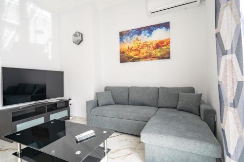 Elegant Apartment in Glyfada 2 Bdrms by MPS