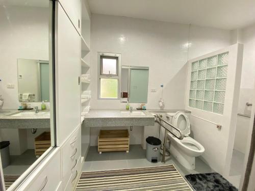 Koupelna v ubytování Baan Pingkan Wellness Resort