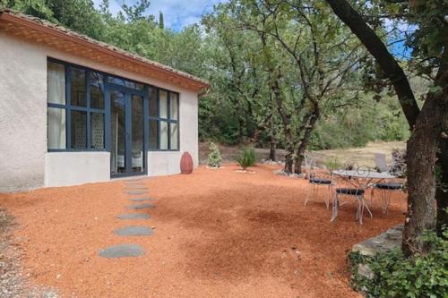 The Rose Garden - Pernes-les-Fontaines