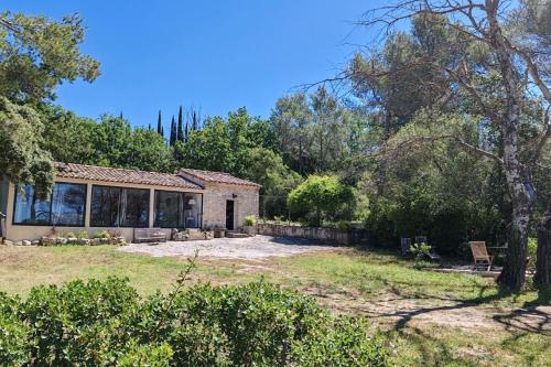 The Aviary - Pernes-les-Fontaines
