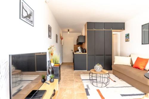 L'Amoureux l Terrace & Parking l Shellter Rentals