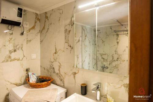 PK Luxury Apartment by Homebrain