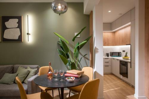 Ant19- Stylish 1BR with Balcony in Central Athens
