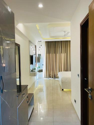 Gallery image of Red Wood Vacation Homes-Omaxe Hazratganj in Lucknow