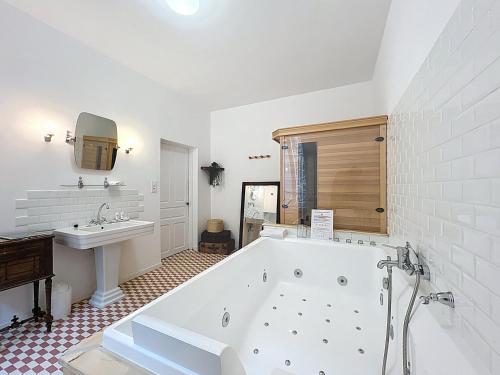 Koupelna v ubytování La Suite Shelby Brive
